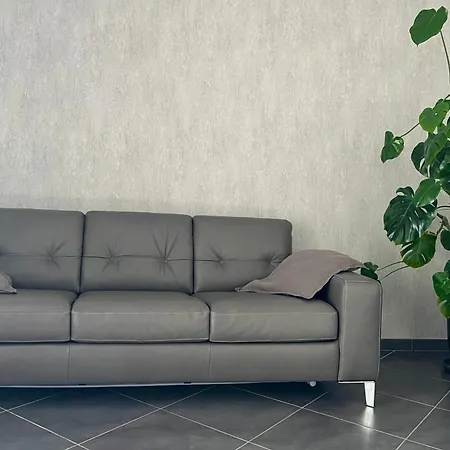 Gate 10 - Airport Apartment Bari