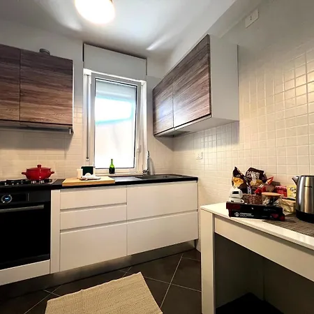Gate 10 - Airport Apartment Bari