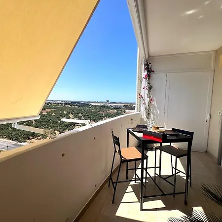 Gate 10 - Airport Apartamento *